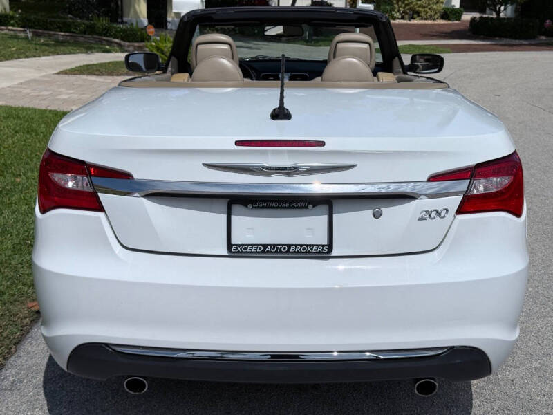 2011 Chrysler 200 Limited