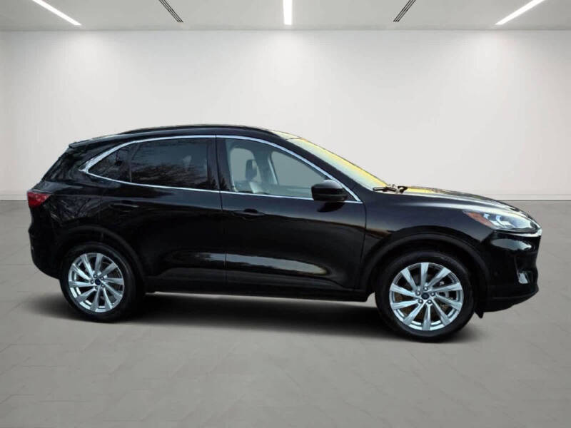 2022 Ford Escape Titanium