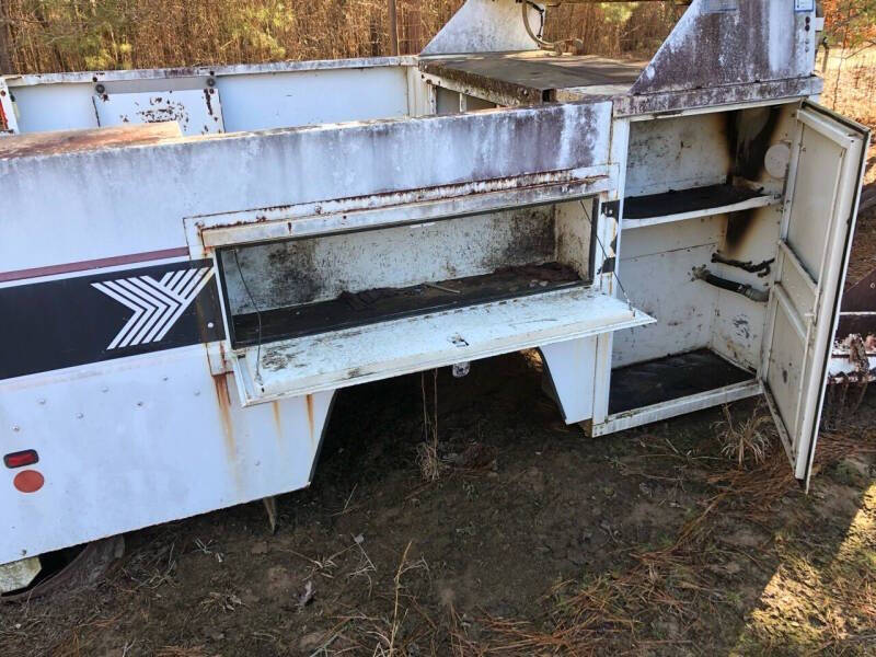 FEC Fleet Equipment Tire Service Bed