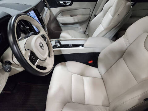 2023 Volvo XC60 Recharge T8 Plus Bright Theme