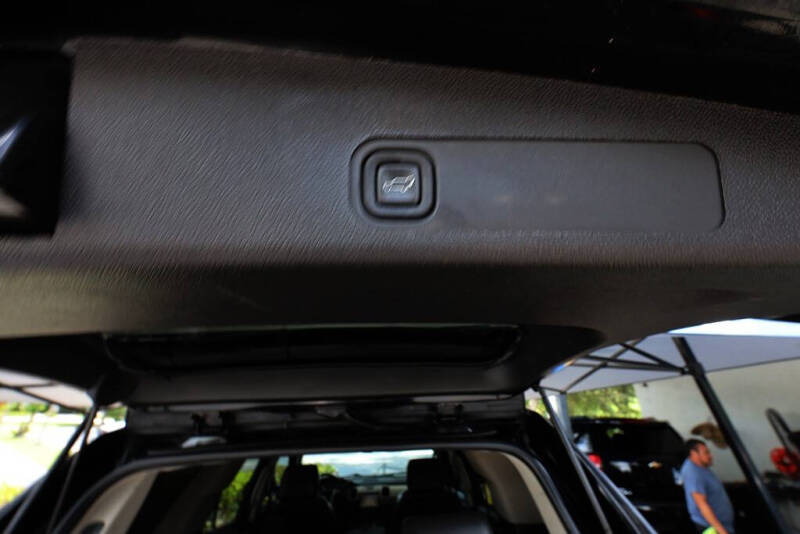 2011 Cadillac Escalade Premium