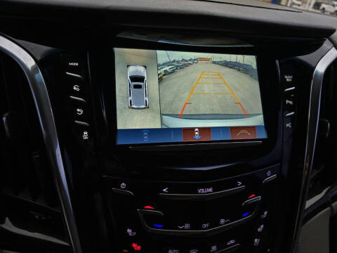 2017 Cadillac Escalade Standard