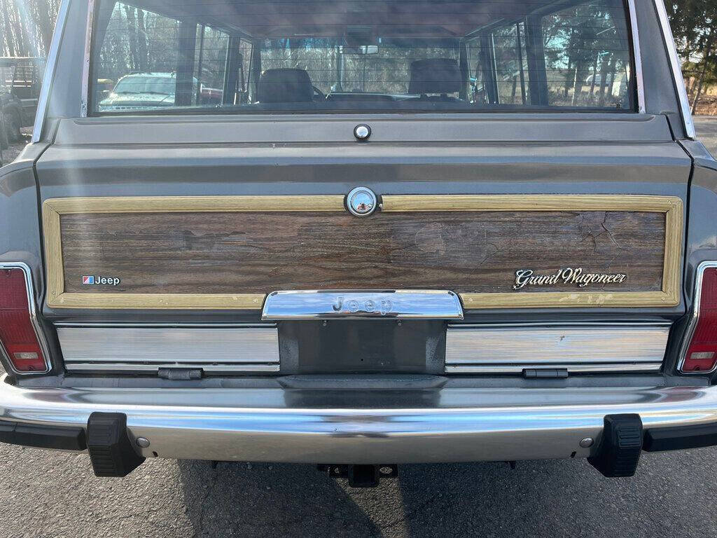 1989 Jeep Grand Wagoneer 48