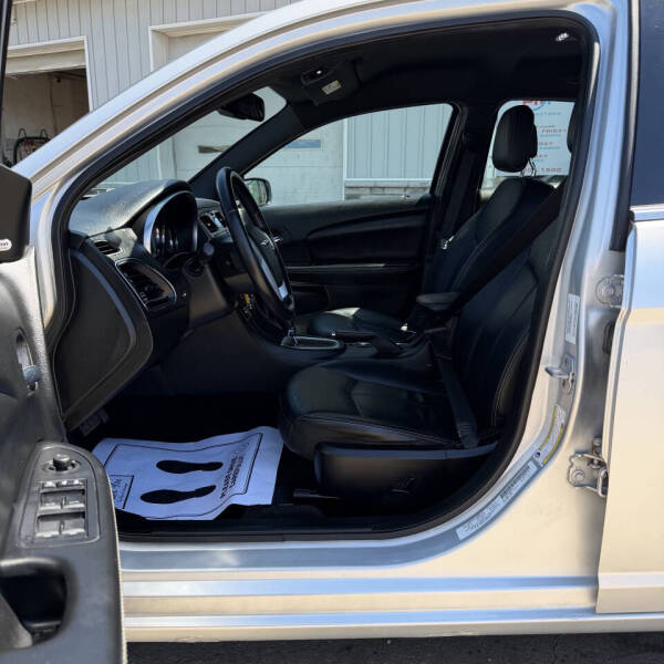 2011 Chrysler 200 Limited