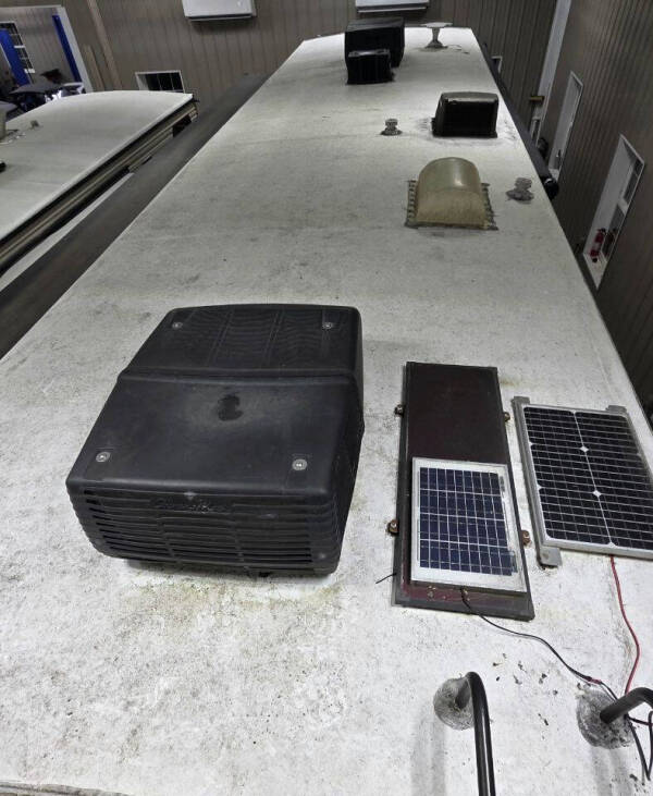 2017 Thor Motor Coach Hurricane