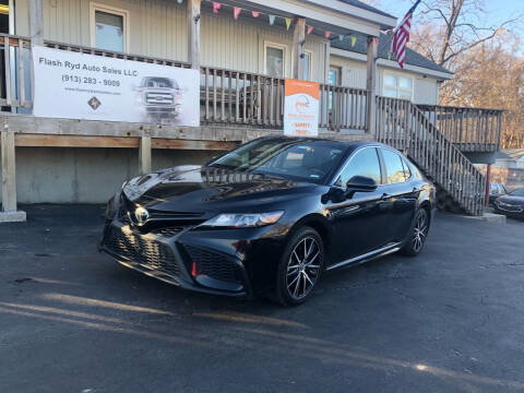 2021 Toyota Camry for sale at Flash Ryd Auto Sales in Kansas City KS