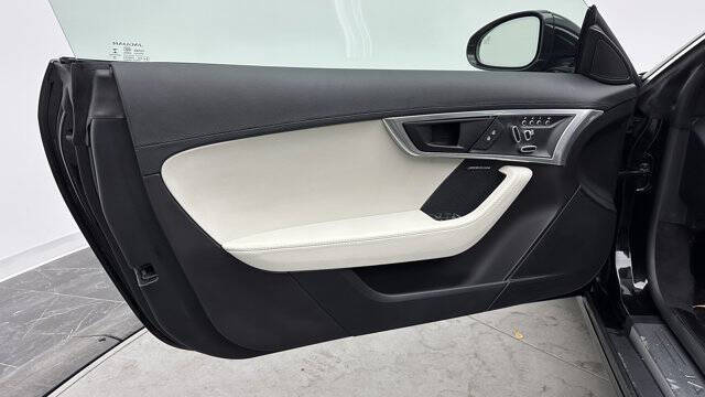 2021 Jaguar F-TYPE P300