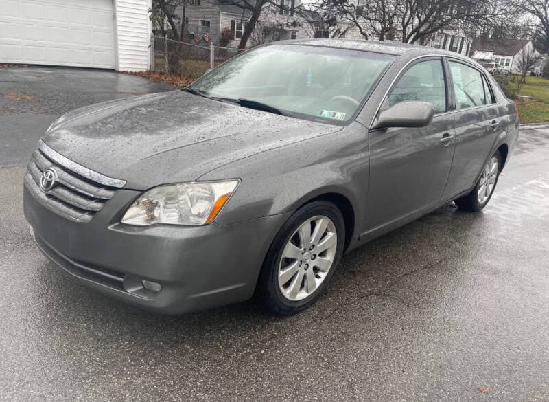 2006 Toyota Avalon for sale at Via Roma Auto Sales in Columbus OH