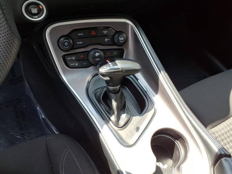 2022 Dodge Challenger SXT