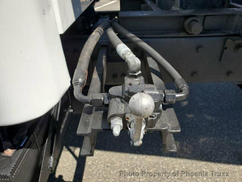 2007 Freightliner M2 106