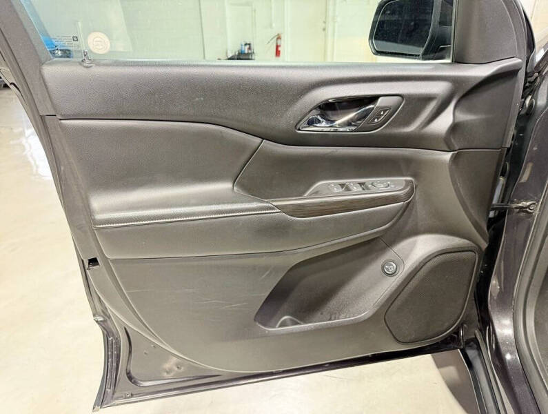 2017 GMC Acadia SLE-2