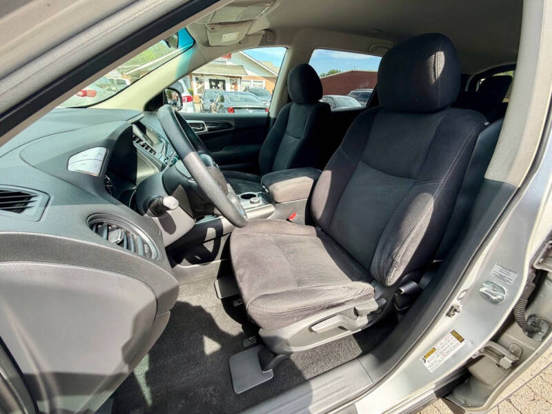 2016 Nissan Pathfinder S