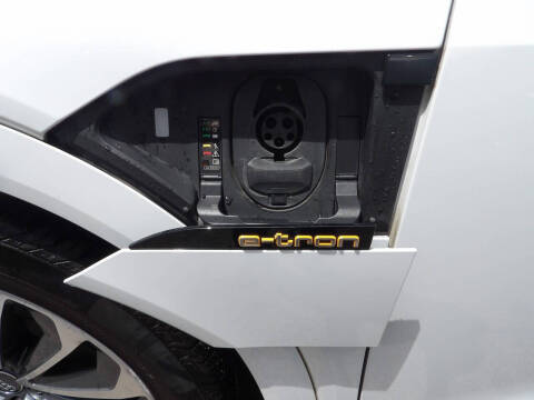 2019 Audi e-tron quattro Prestige