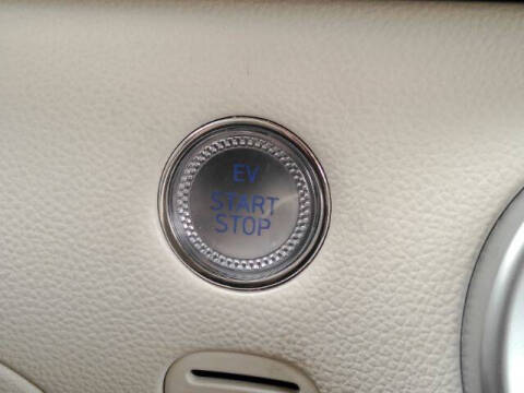 2024 Genesis GV60 Standard