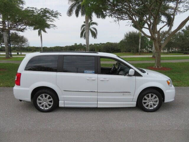 2014 Chrysler Town and Country Touring