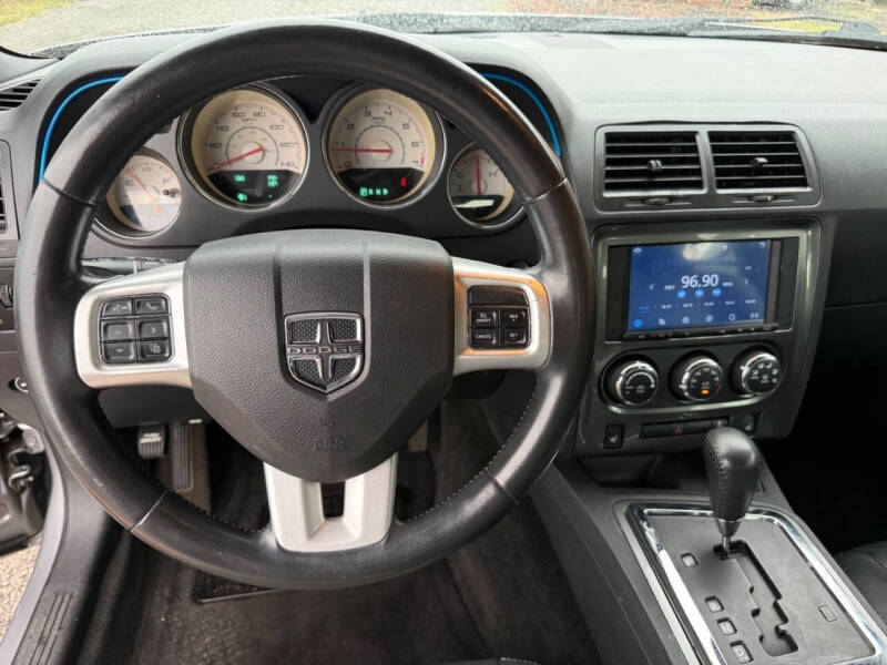 2013 Dodge Challenger SXT