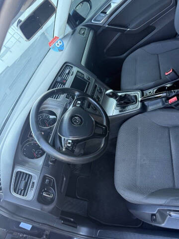 2017 Volkswagen Golf TSI S