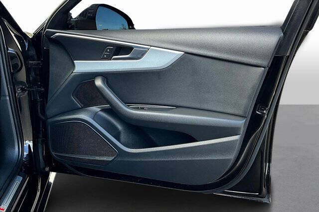 2017 Audi A4 2.0T quattro Premium Plus