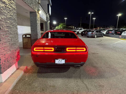 2015 Dodge Challenger SXT
