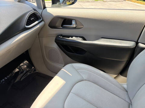 2021 Chrysler Pacifica Touring L