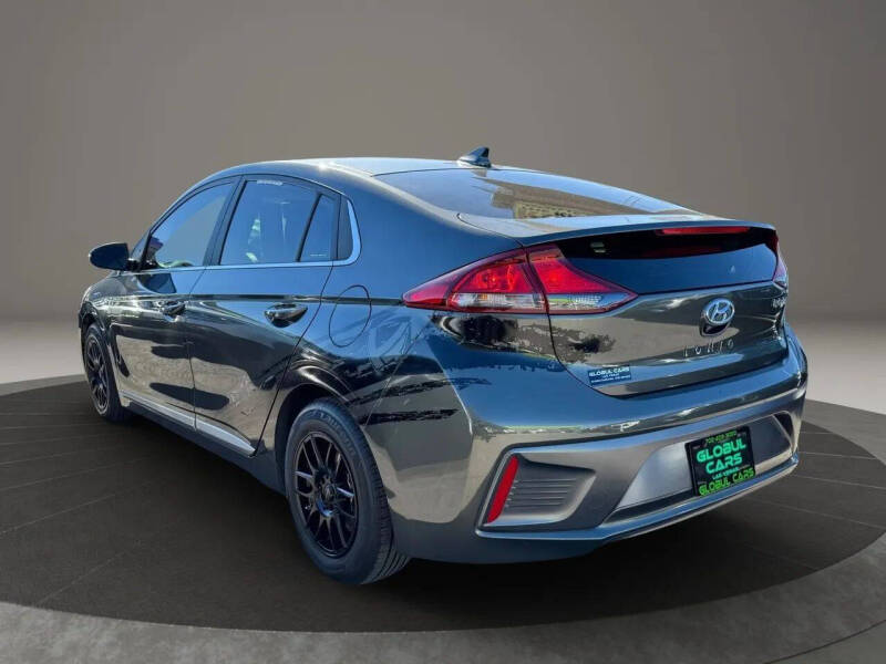 2022 Hyundai Ioniq Hybrid SE
