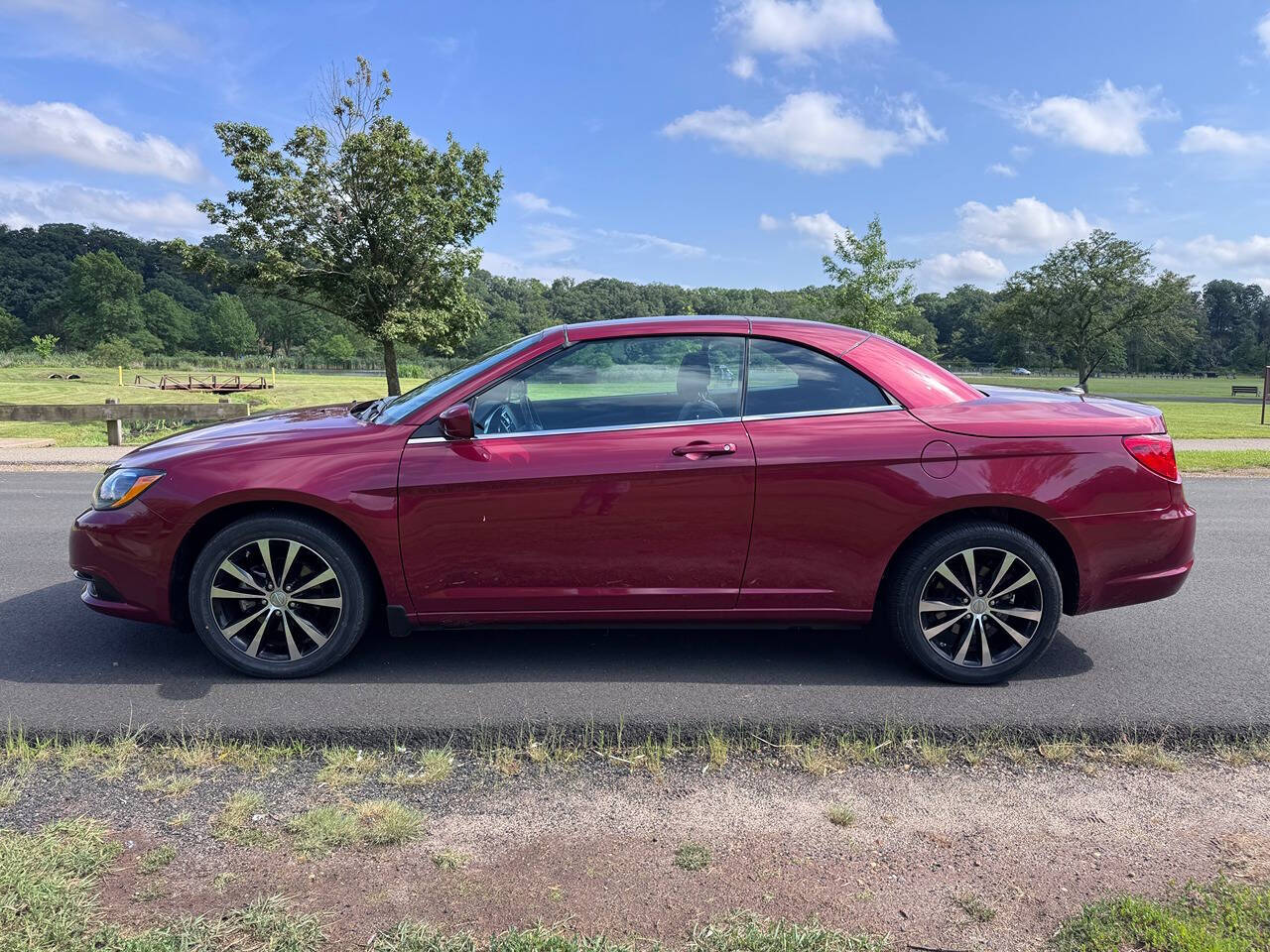 2014 Chrysler 200 24