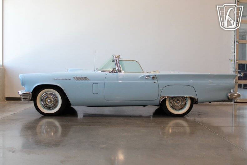 1957 Ford Thunderbird