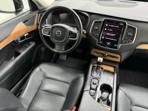 2021 Volvo XC90 T5 Momentum