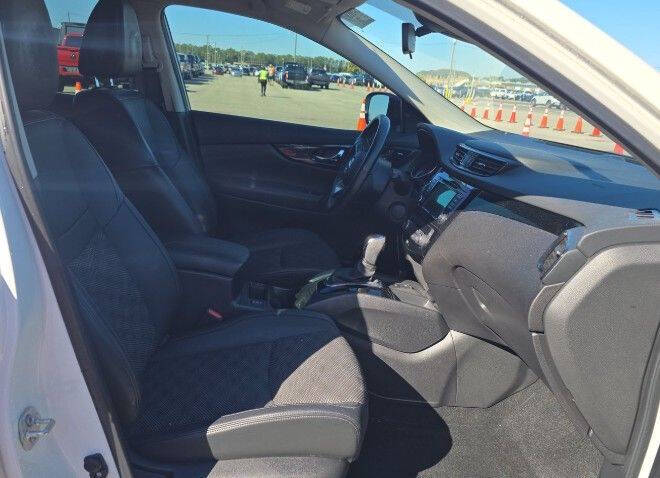 2022 Nissan Rogue Sport SV