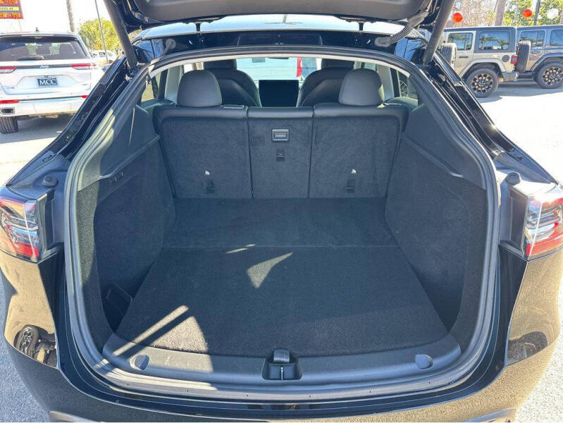 2023 Tesla Model Y Performance