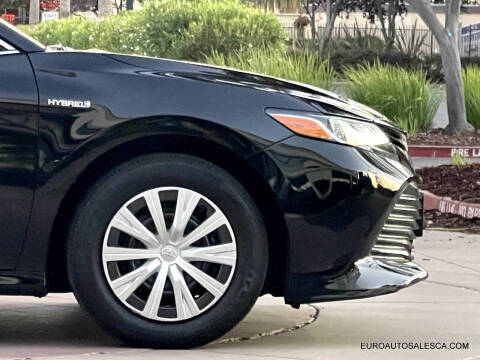 2019 Toyota Camry Hybrid LE
