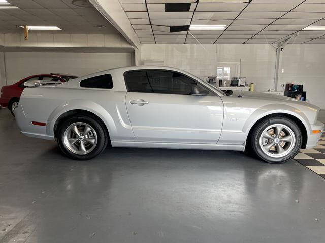 2006 Ford Mustang GT Deluxe