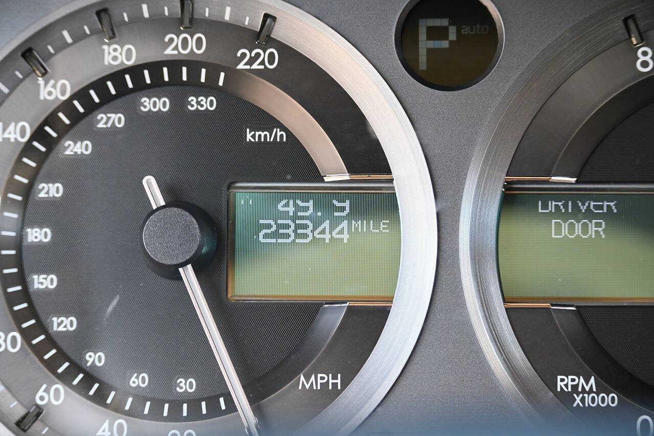 2005 Aston Martin DB9 41