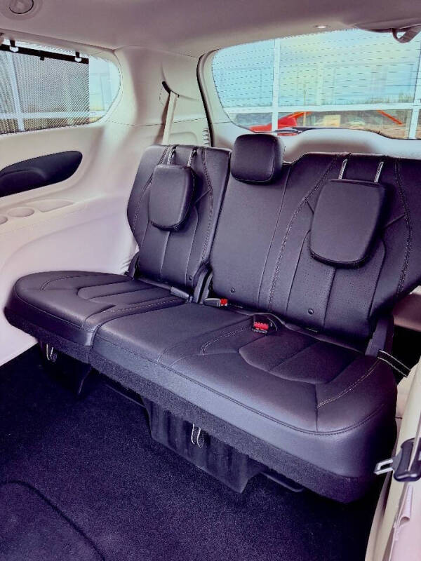 2020 Chrysler Pacifica Touring L