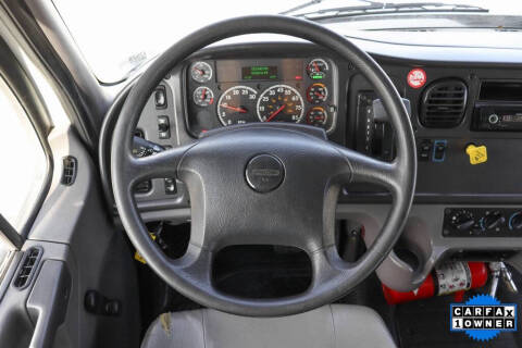 2018 Freightliner M2 106