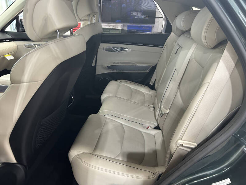 2023 Genesis GV70 2.5T Standard