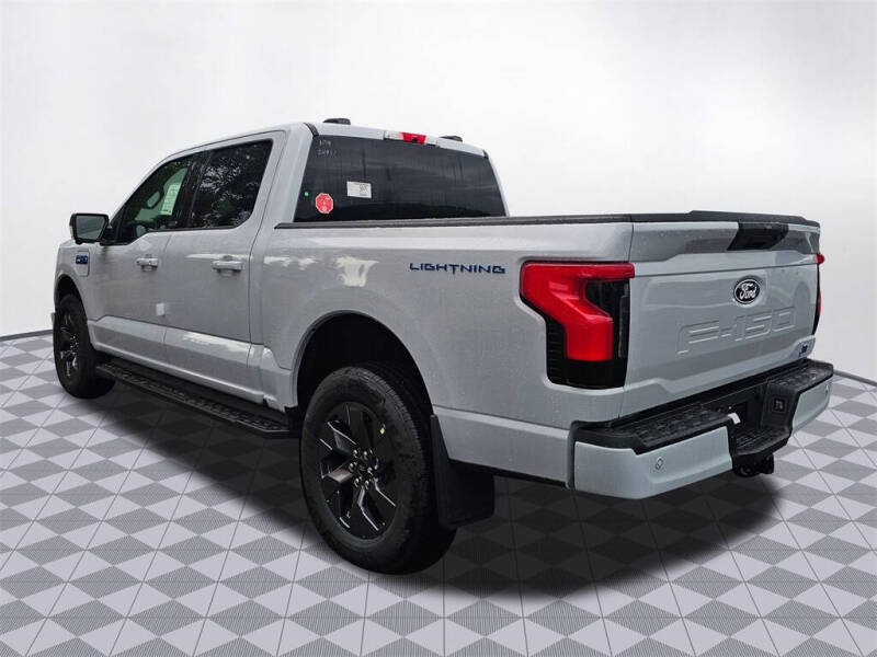 2025 Ford F-150 Lightning Flash
