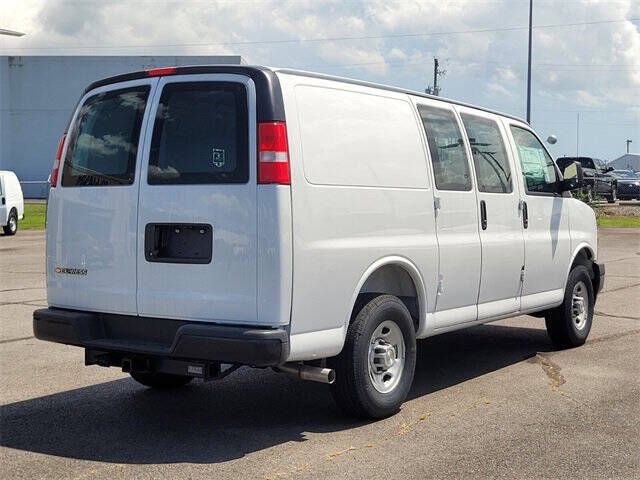 2025 Chevrolet Express 2500
