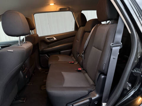 2018 Nissan Pathfinder SV