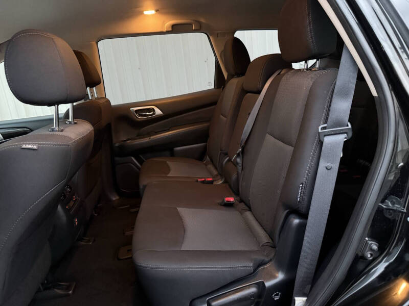 2018 Nissan Pathfinder SV