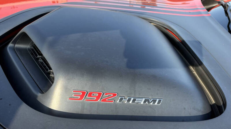 2018 Dodge Challenger 392 HEMI Scat Pack Shaker