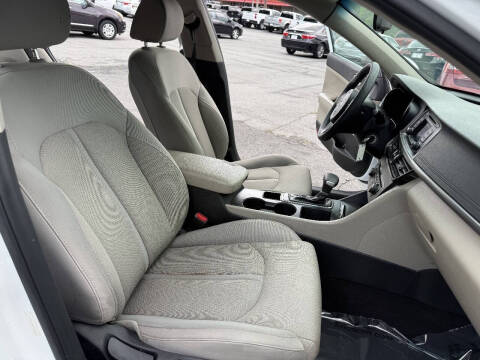 2017 Kia Optima LX