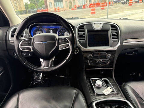 2017 Chrysler 300 Limited