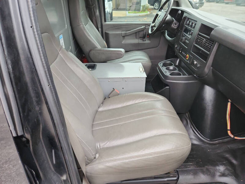 2017 Chevrolet Express 2500