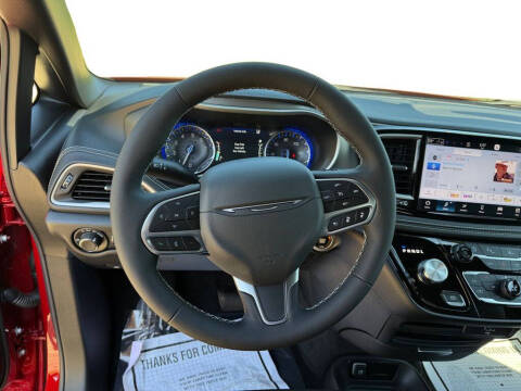 2027 Chrysler Pacifica Select