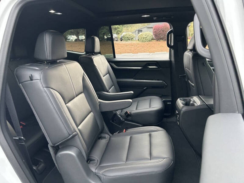 2025 GMC Acadia Elevation