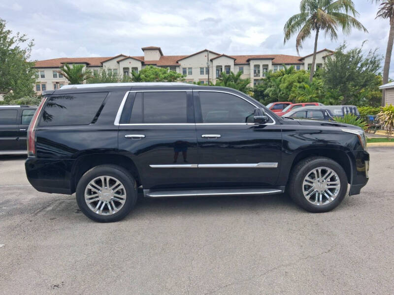2016 Cadillac Escalade Standard