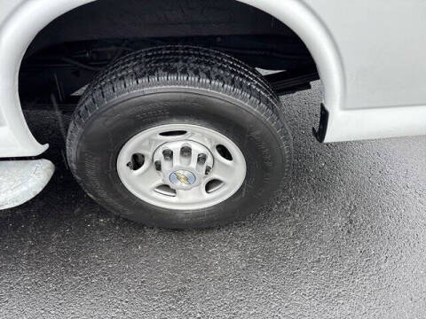 2023 Chevrolet Express 2500