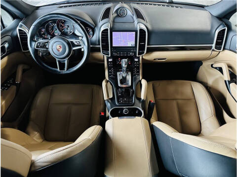 2017 Porsche Cayenne Platinum Edition