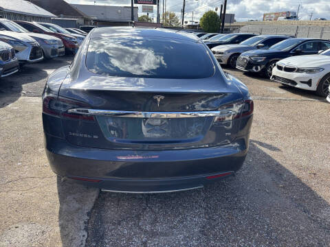 2016 Tesla Model S 70